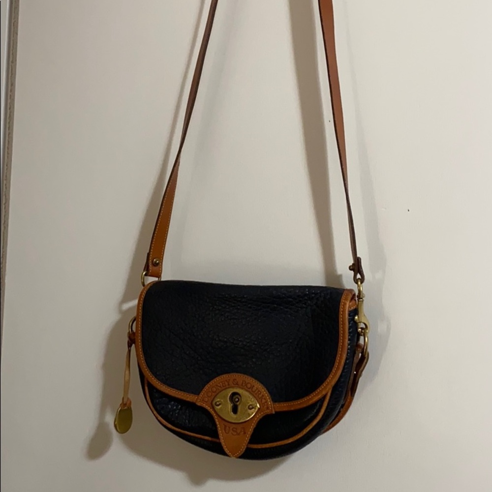 Vintage Dooney and Bourke crossbody